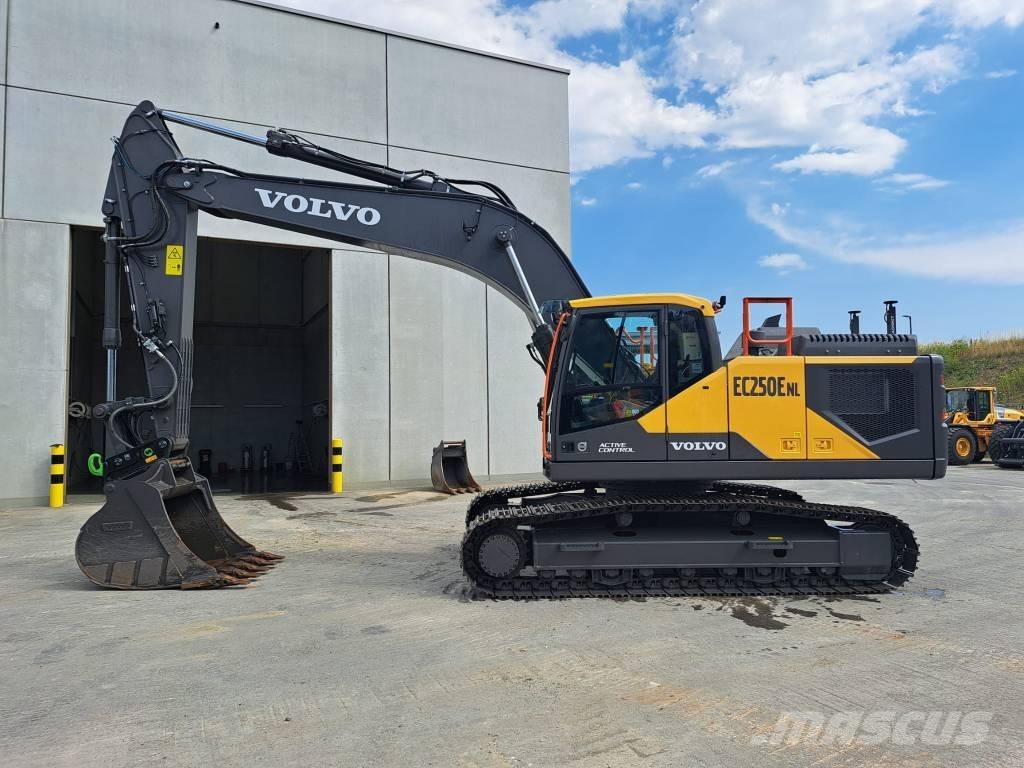 Volvo EC250ENL حفارات زحافة