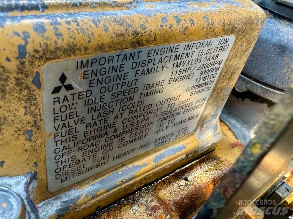 CAT 318 B L حفارات زحافة