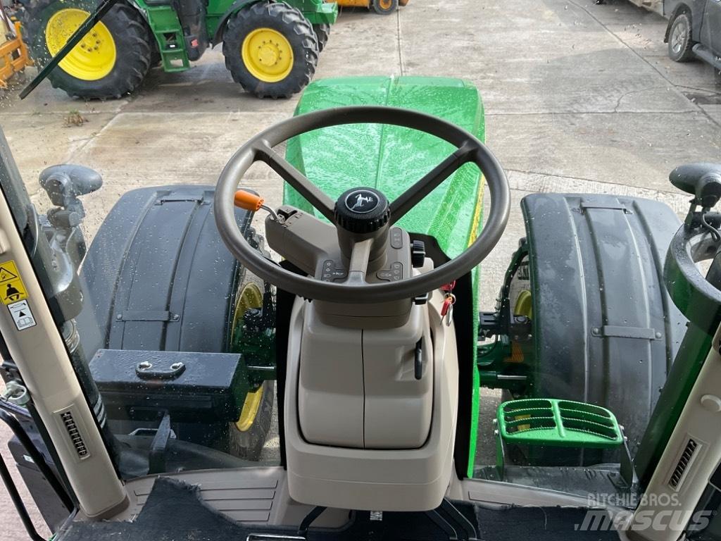 John Deere 7310 R الجرارات