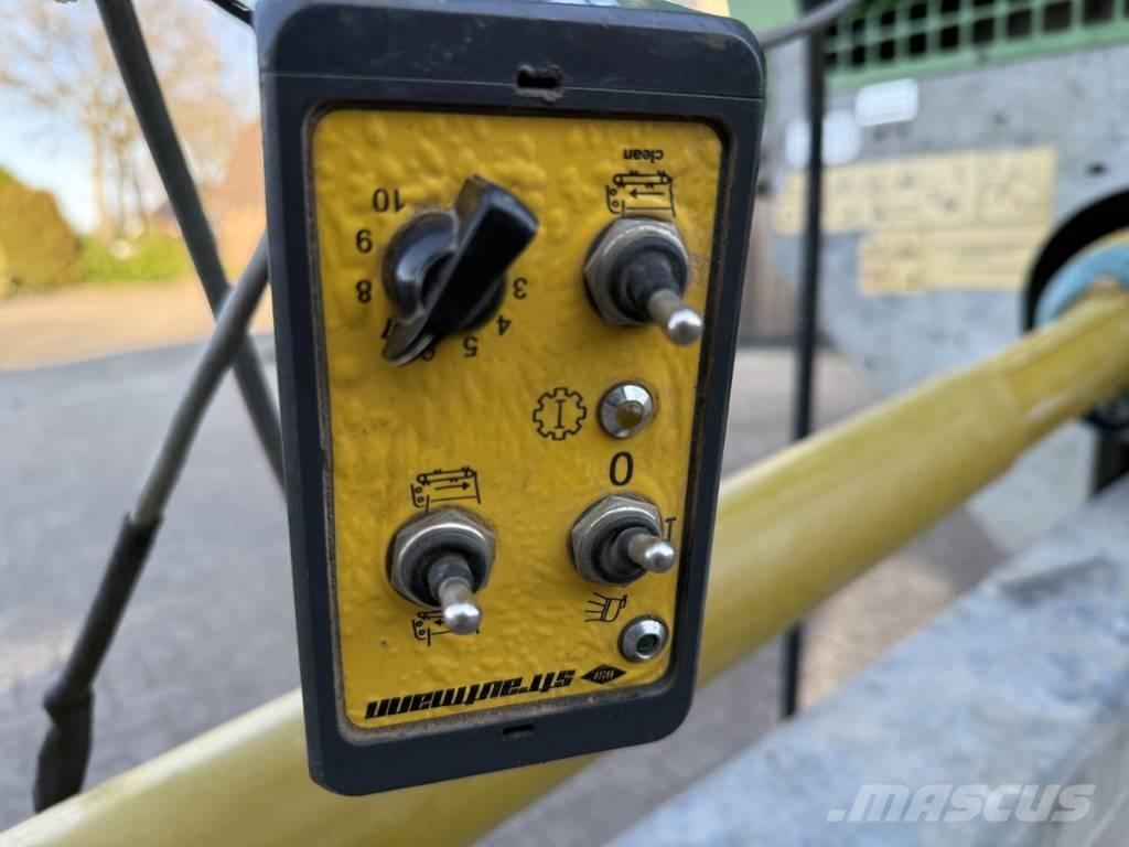 Strautmann TS 160 معدات توزيع السماد العضوي