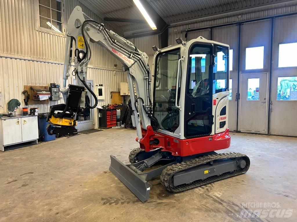 Takeuchi TB325 حفارات صغيرة أقل من 7 طن (حفارات صغيرة)