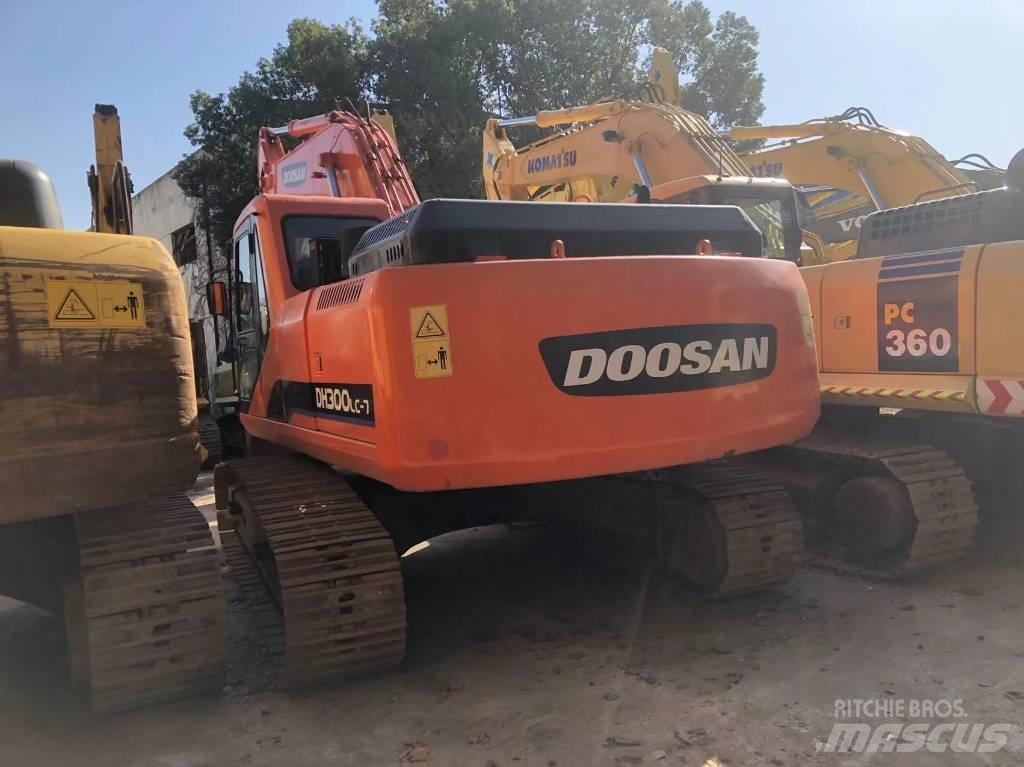 Doosan 225 LC حفارات زحافة