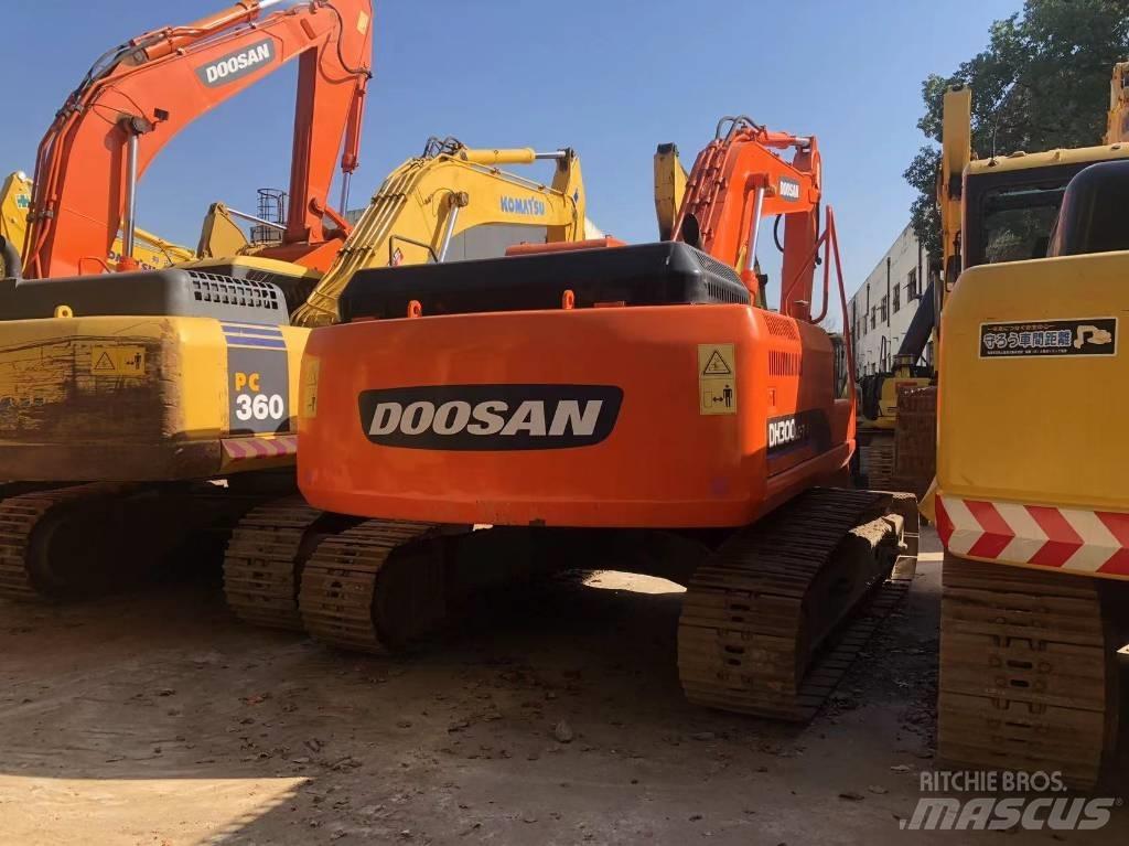 Doosan 225 LC حفارات زحافة