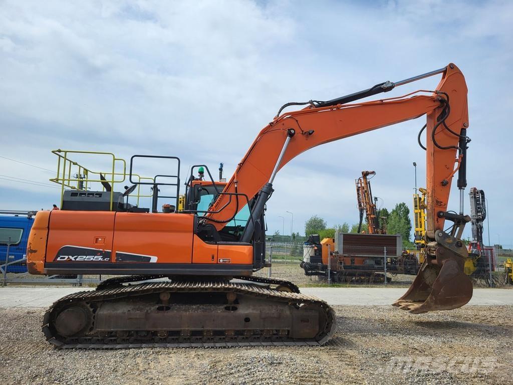 Doosan DX255LC-5 حفارات زحافة