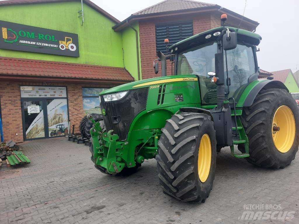 John Deere 7200 R الجرارات