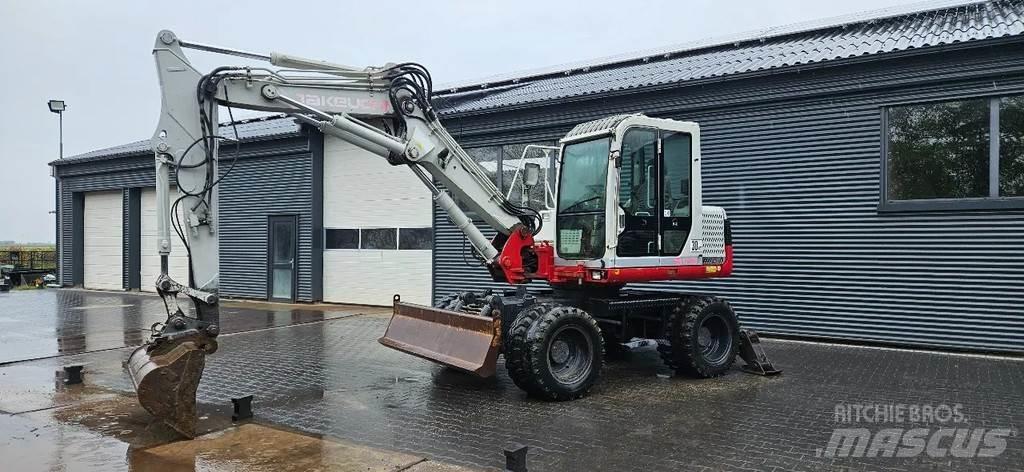 Takeuchi TB 175W حفارات وسط 7 طن - 12 طن