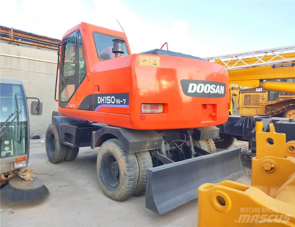 Doosan DH150W حفارات بعجل