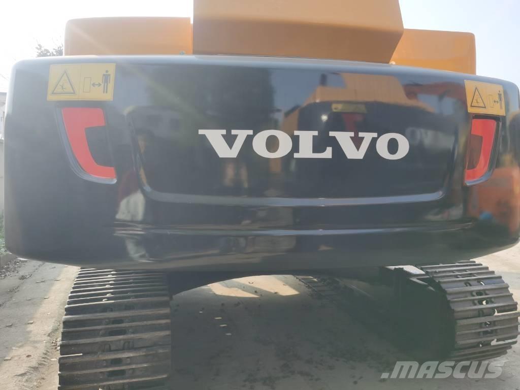 Volvo EC 250 D L حفارات زحافة