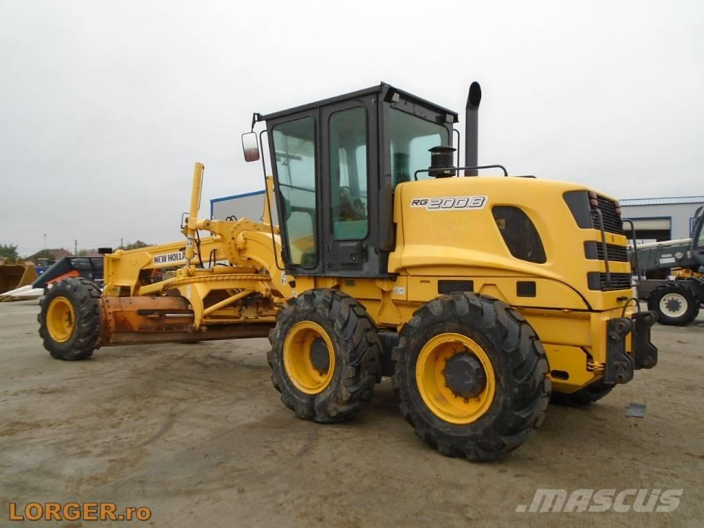 New Holland RG 200B معدات تمهيد الطرق