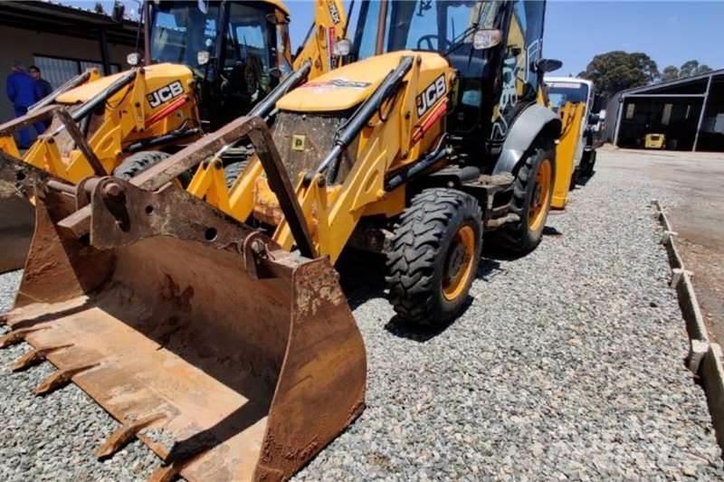 JCB 3CX 4X4 لوادر ذات جرافات عكسية