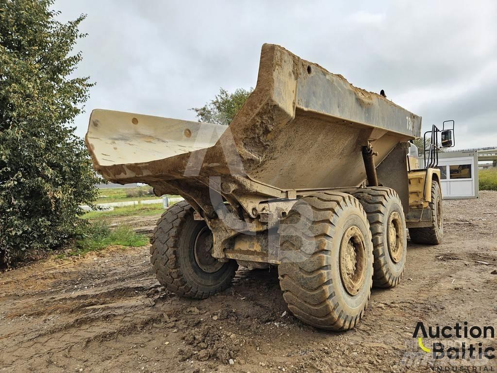 CAT 730 ساحبات مفصلية