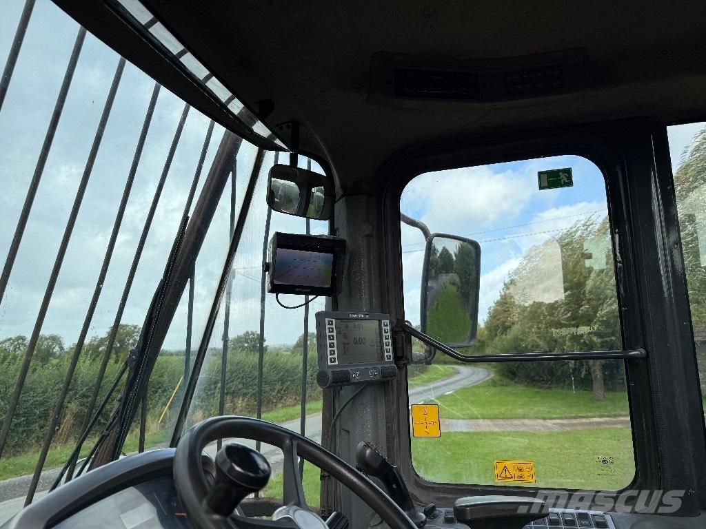 Doosan DL 200 لوادر بعجل