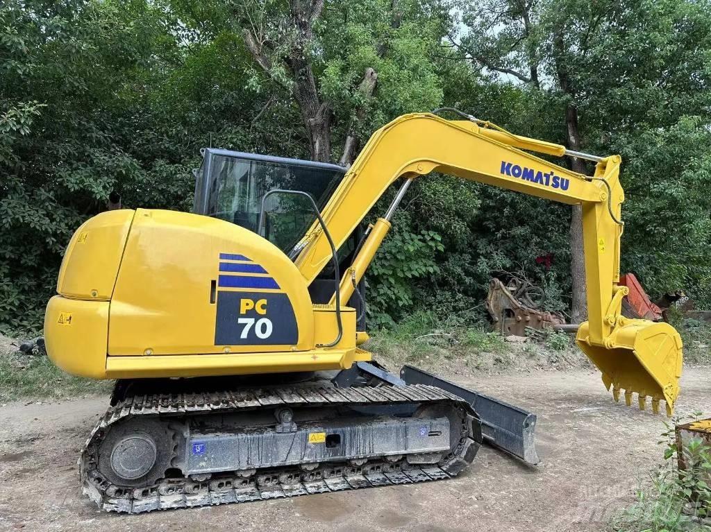 Komatsu PC70-8 حفارات زحافة