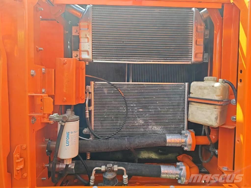 Doosan DX 225 LC حفارات زحافة