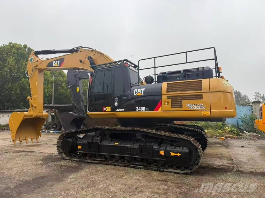 CAT 340 D L حفارات زحافة