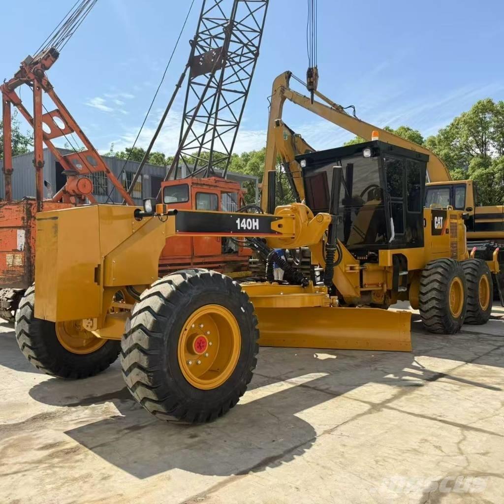 CAT 140 H معدات تمهيد الطرق
