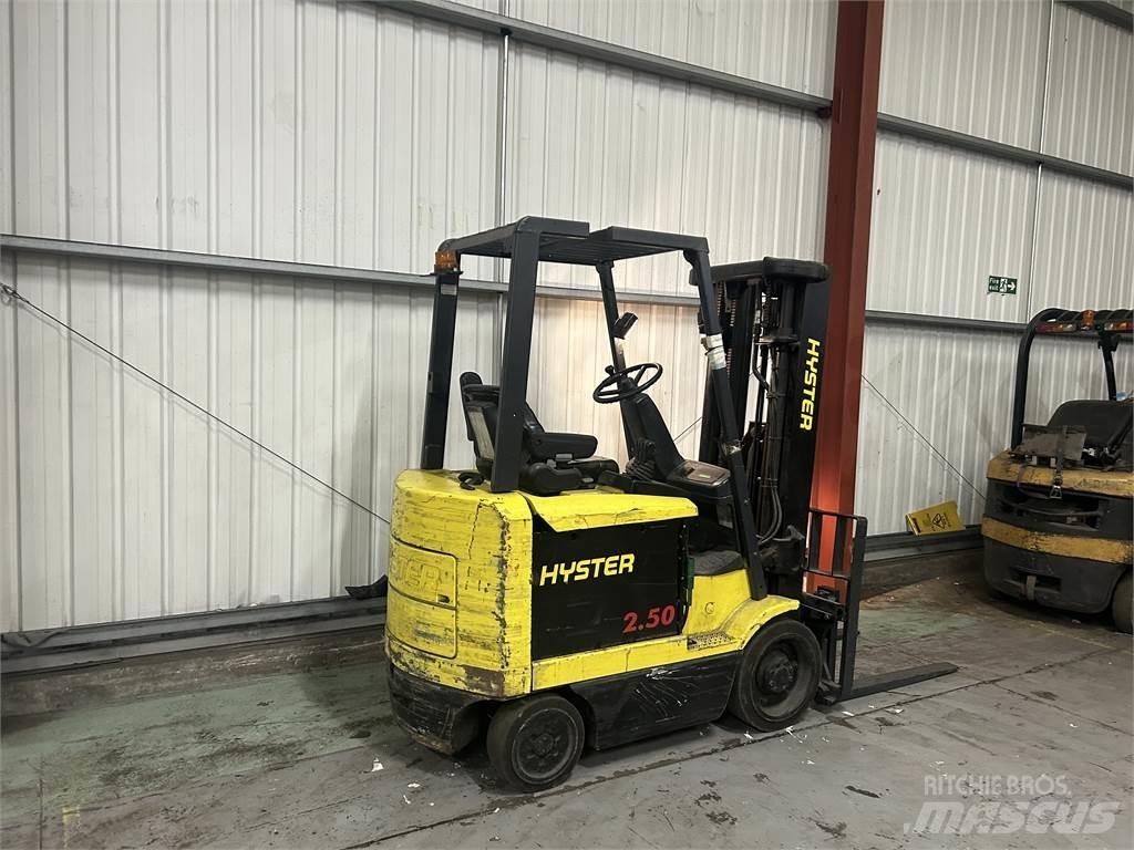Hyster E2.50XM شاحنات ذات رافعات شوكية تعمل بالكهرباء