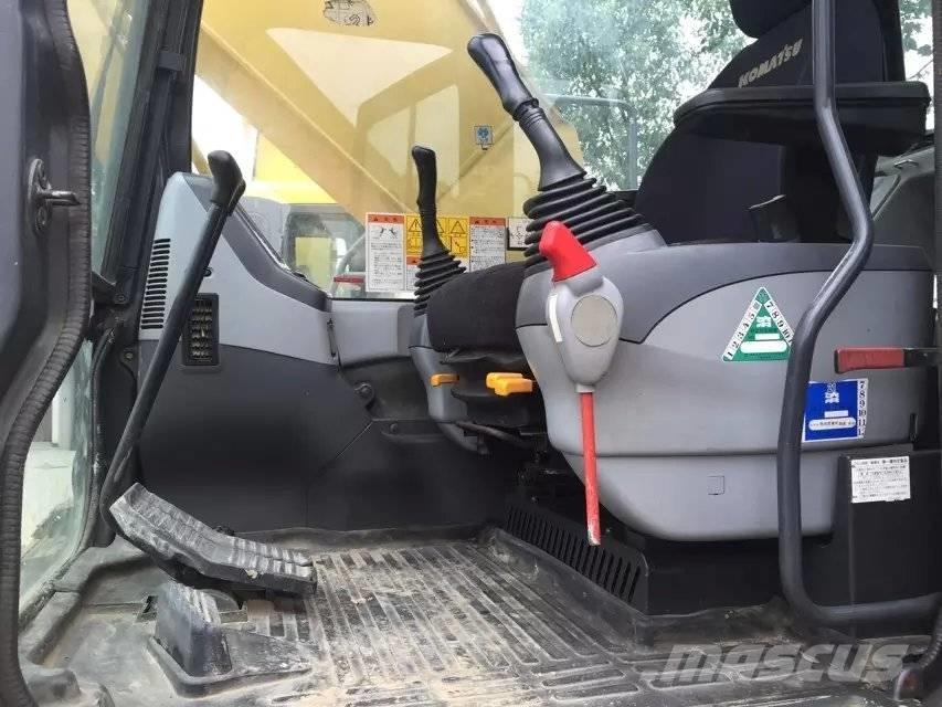 Komatsu pc220-7 حفارات زحافة