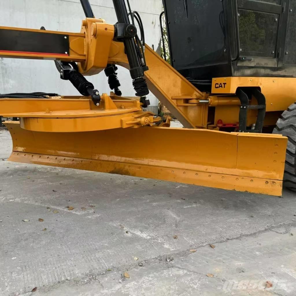 CAT 140 G معدات تمهيد الطرق