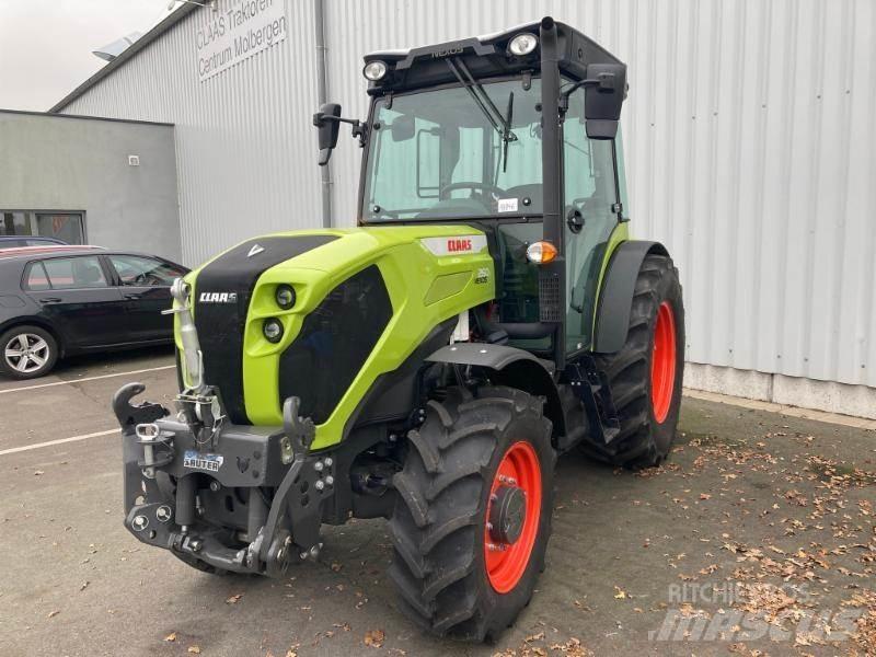 CLAAS NEXOS 260 L الجرارات