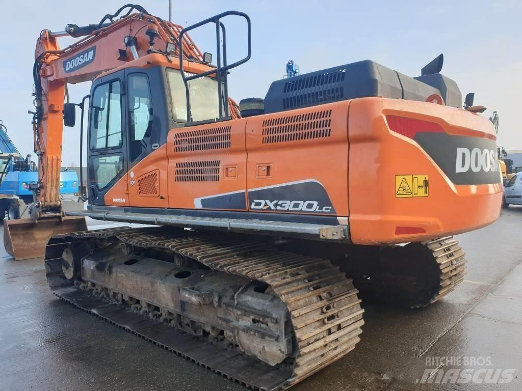 Doosan dx300 حفارات زحافة