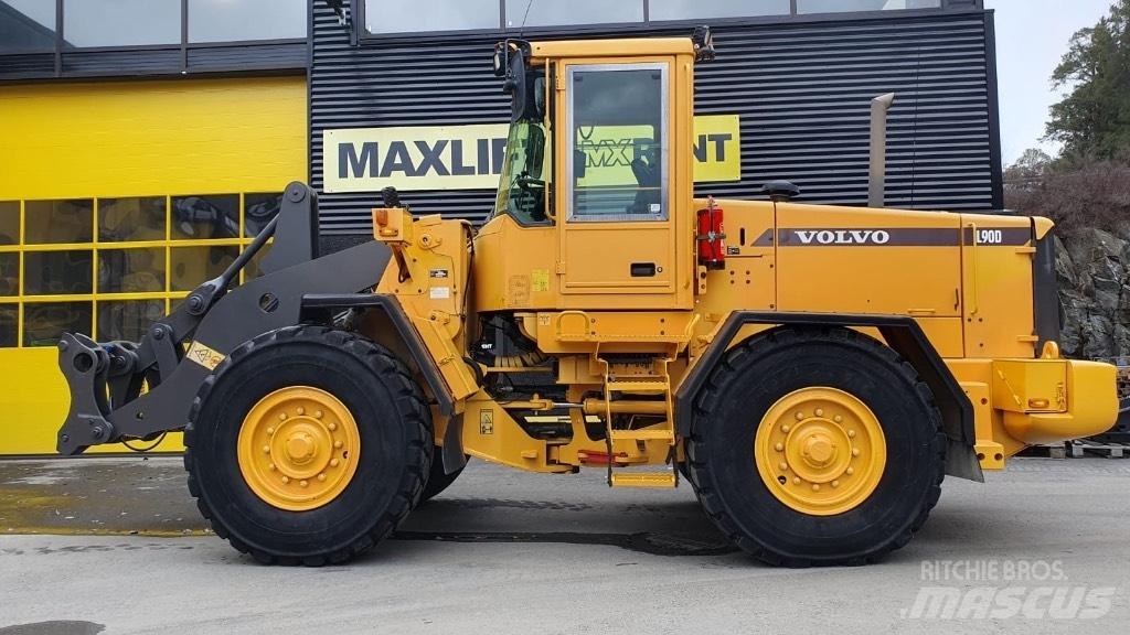 Volvo L 90 D لوادر بعجل