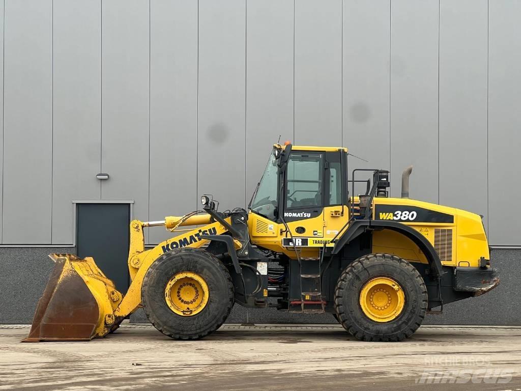 Komatsu WA 380-7 لوادر بعجل