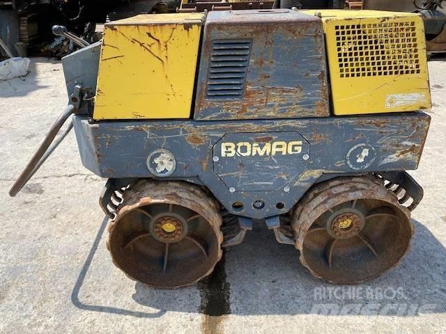 Bomag BW 850 T مداحل ثنائية الاسطوانة