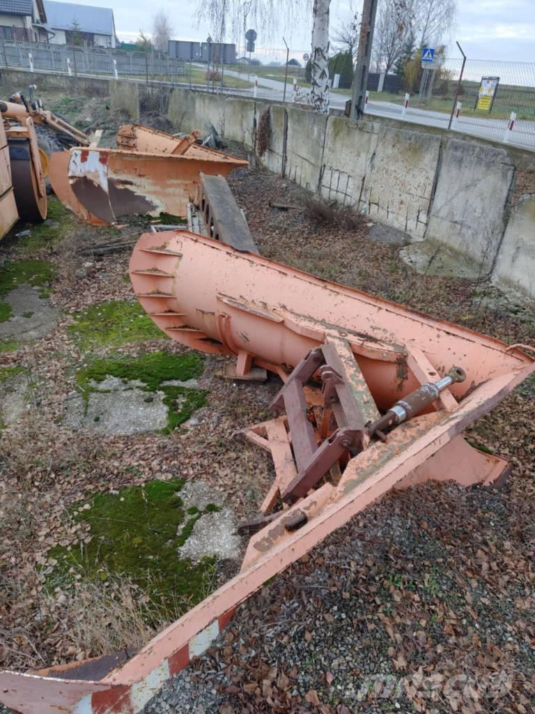 Unimog pług ciężki حراثات ونصول الجليد