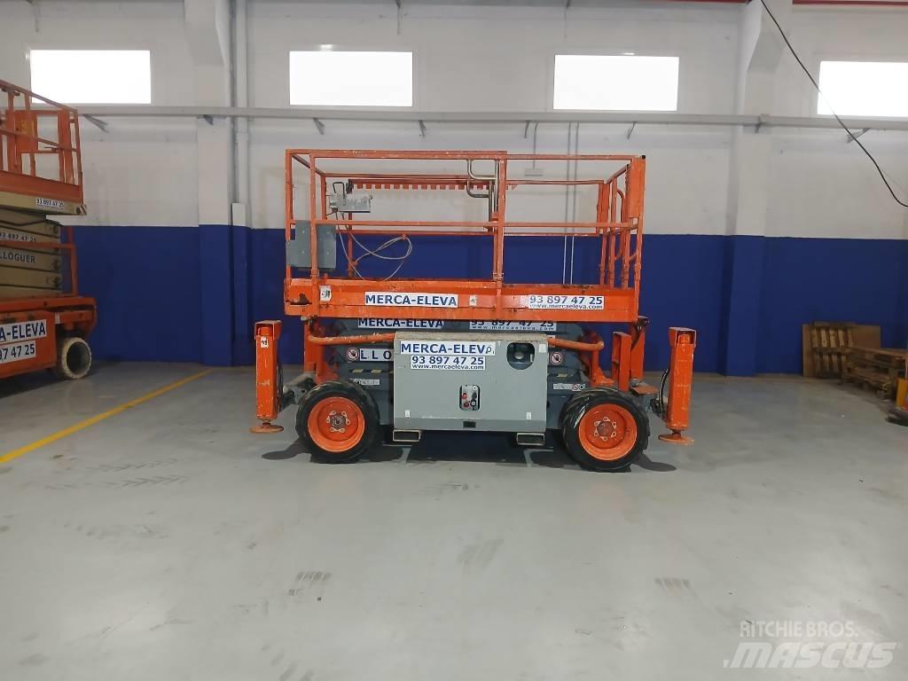 SkyJack SJ 6826 RT رافعات مقصية الشكل