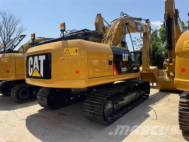 CAT 320 D حفارات زحافة