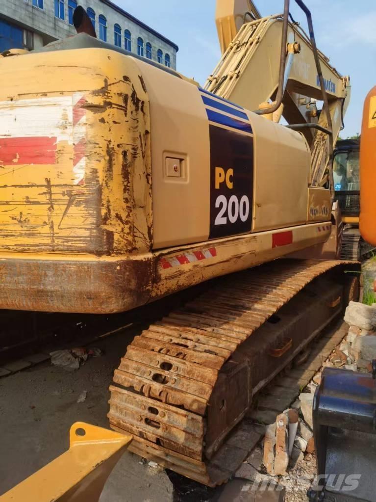 Komatsu PC 200-7 حفارات زحافة