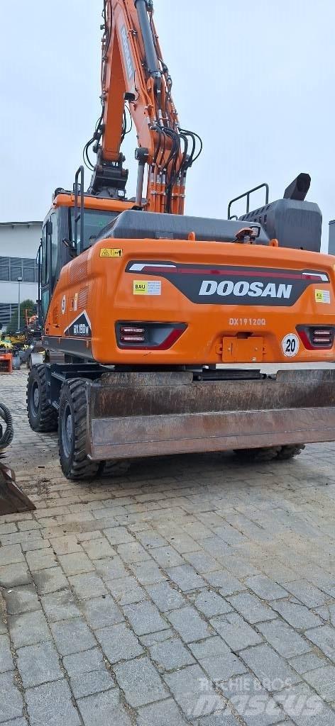 Doosan DX 190 W-7 حفارات بعجل
