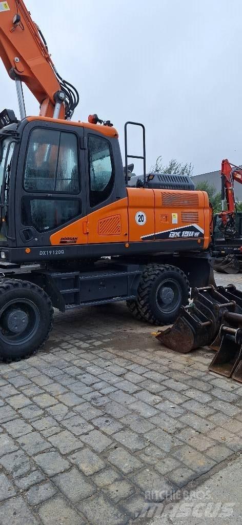 Doosan DX 190 W-7 حفارات بعجل