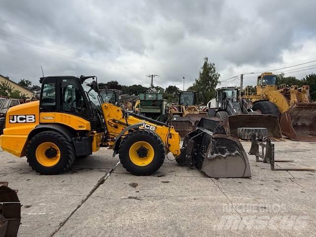 JCB TM 320 S مناولات متداخلة