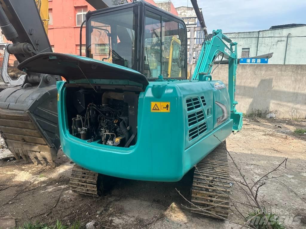 Kobelco SK 60-8 حفارات زحافة