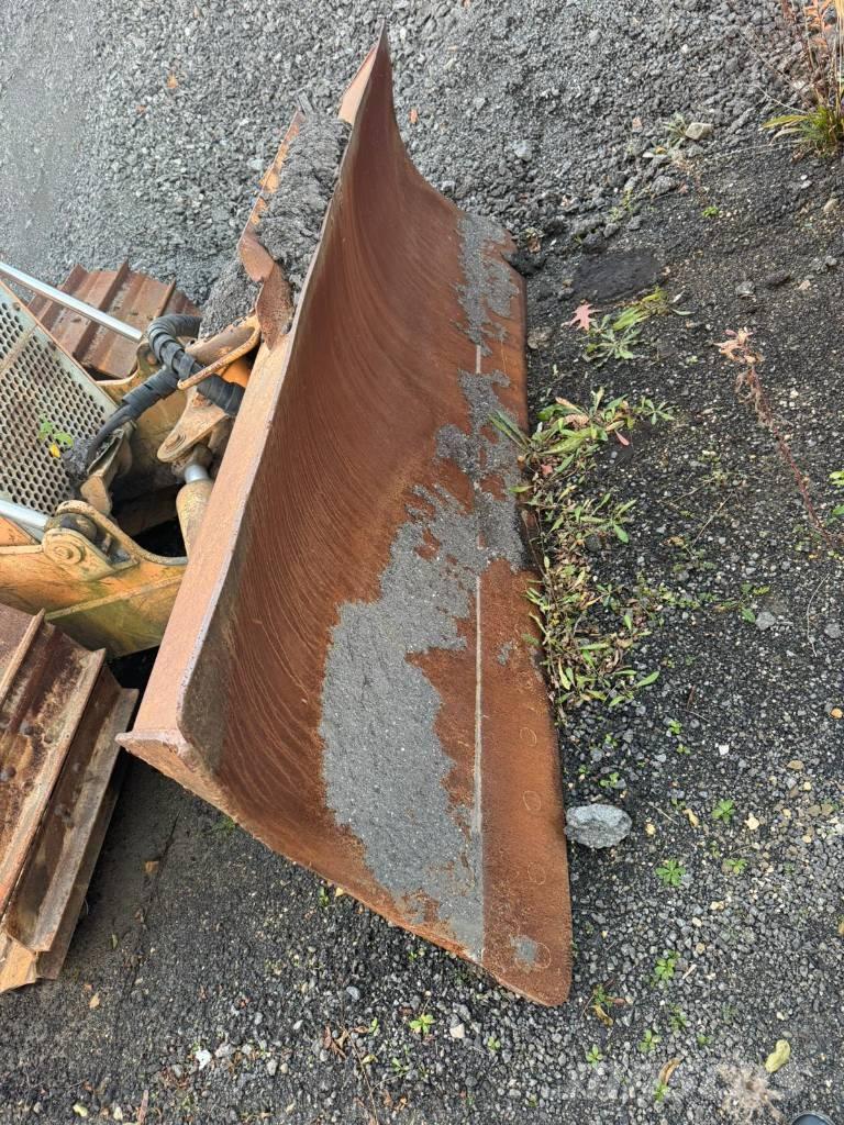 CASE 1150 E بلدوزرات مجنزرة