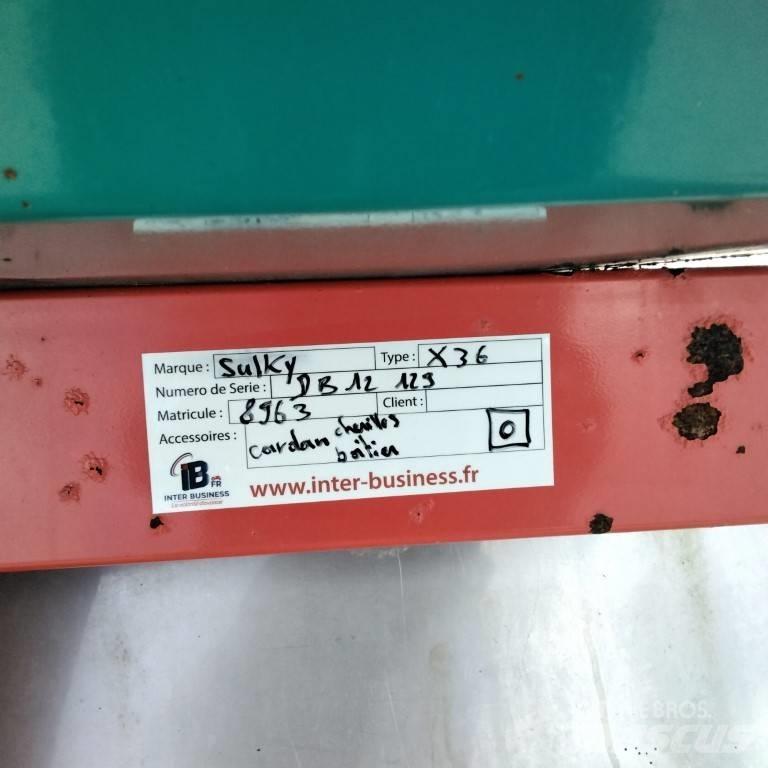 Sulky X36 معدات فرد المواد المعدنية