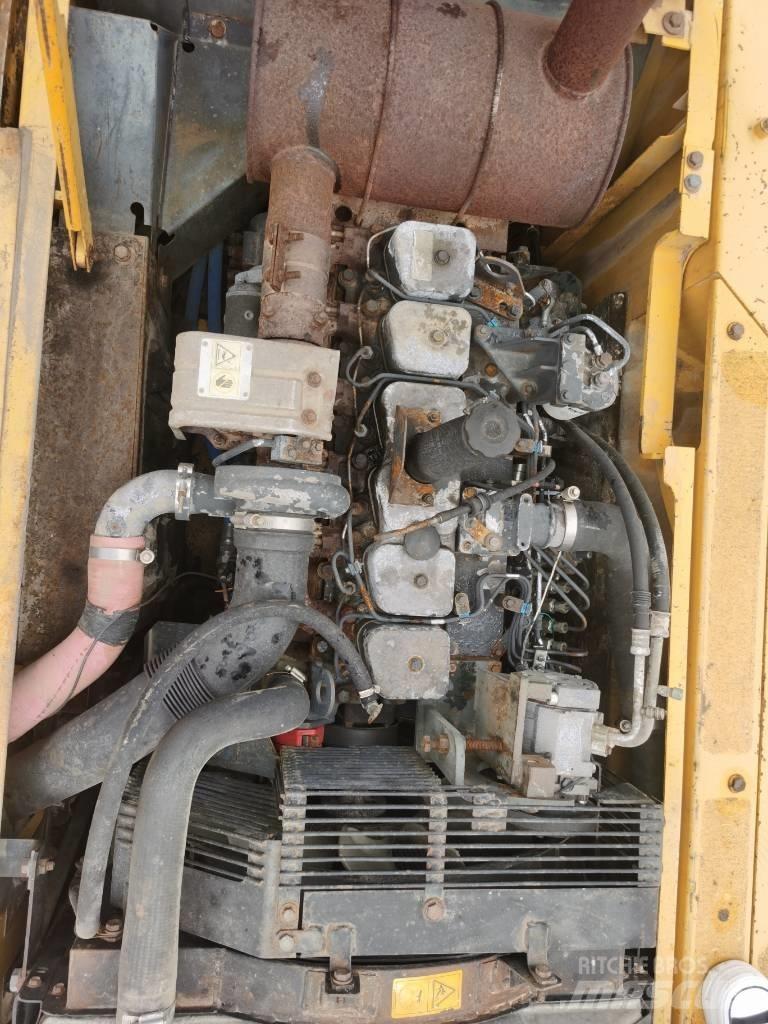 Komatsu PC 200-7 حفارات زحافة