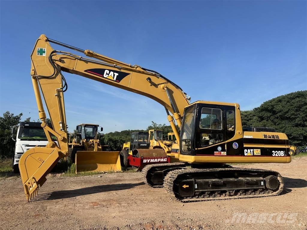 CAT 320B حفارات زحافة