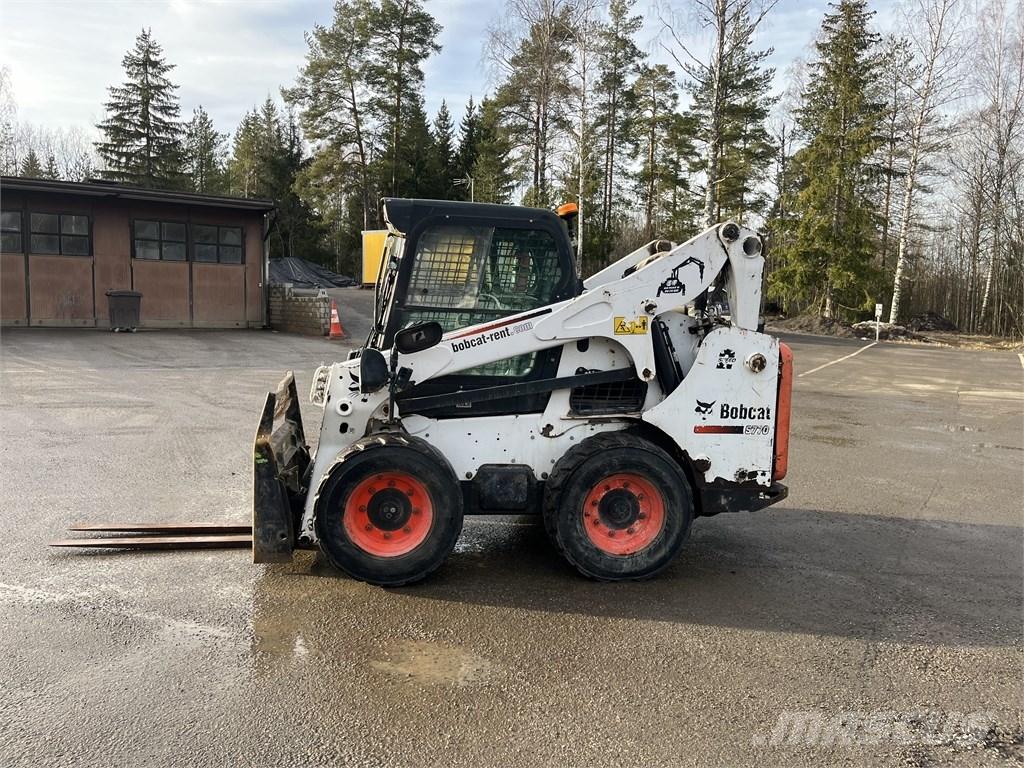 Bobcat S 770 لوادر انزلاقية التوجيه