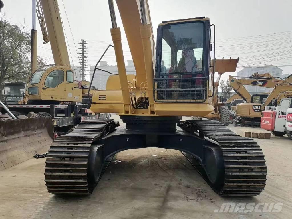 Komatsu PC 300 حفارات زحافة