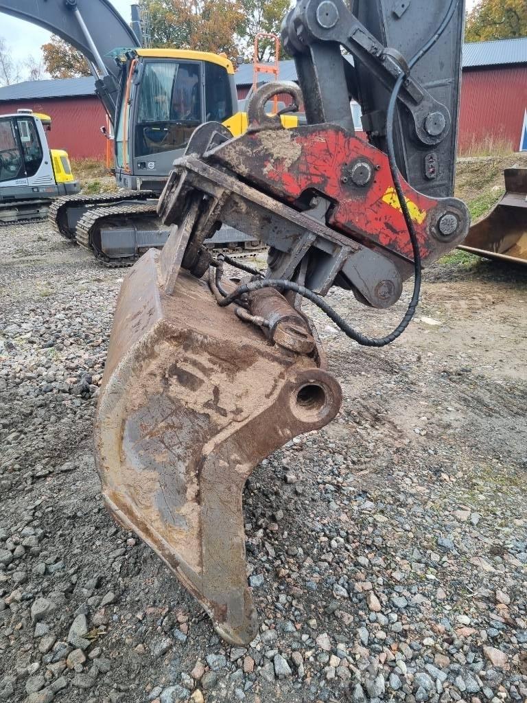 Volvo EC 140 B حفارات زحافة