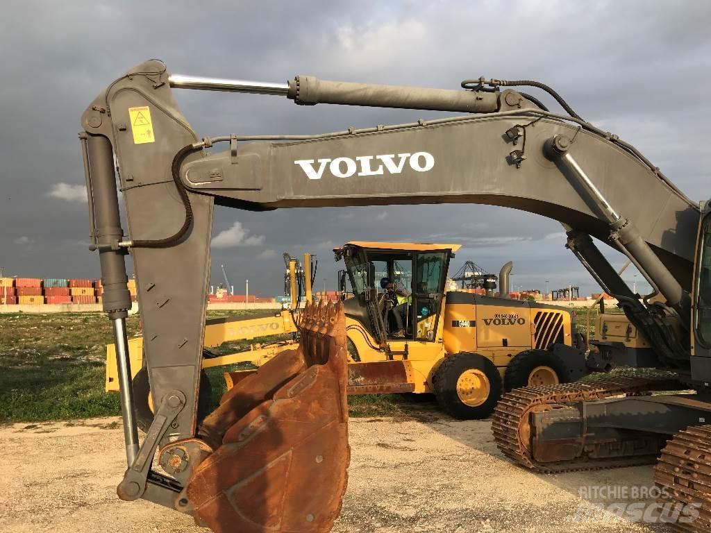 Volvo EC 460 B LC حفارات زحافة
