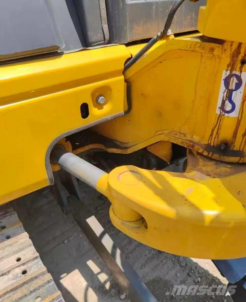 Komatsu PC 40 حفارات صغيرة أقل من 7 طن (حفارات صغيرة)