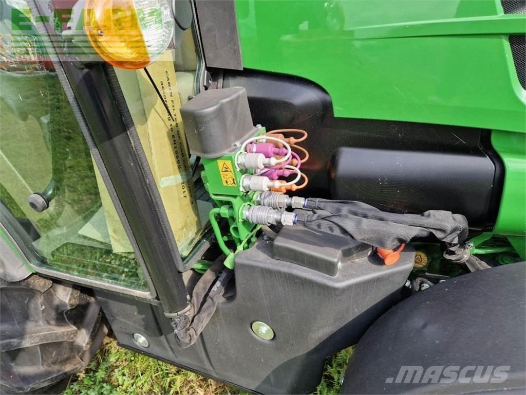 John Deere 5105GN الجرارات