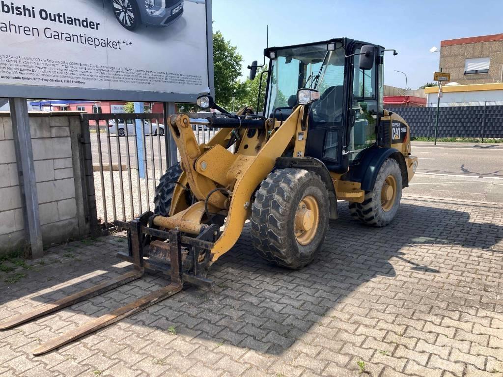 CAT 906 M لوادر بعجل