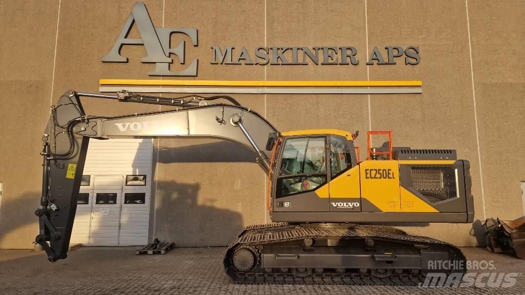 Volvo EC 250 EL حفارات زحافة