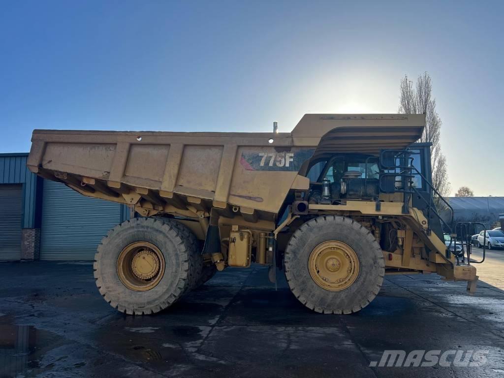 CAT 775 F شاحنات المخلفات الصلبة