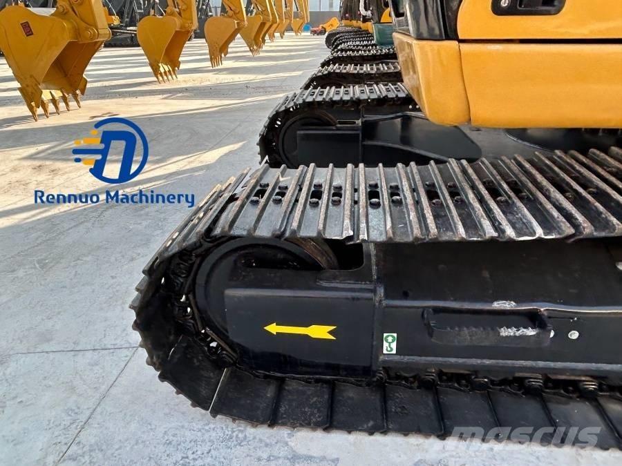 CAT 320 C L حفارات زحافة